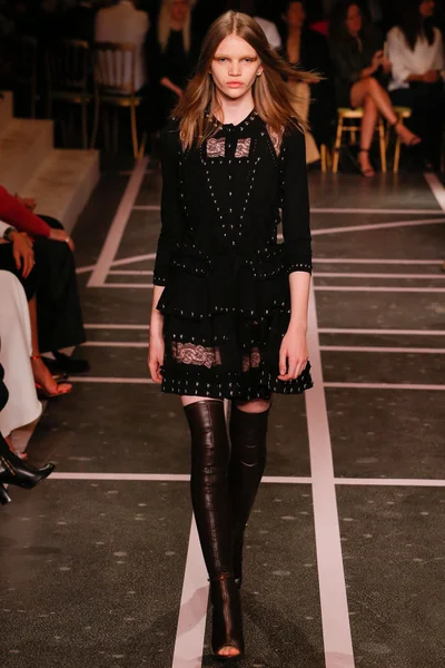 Look 49